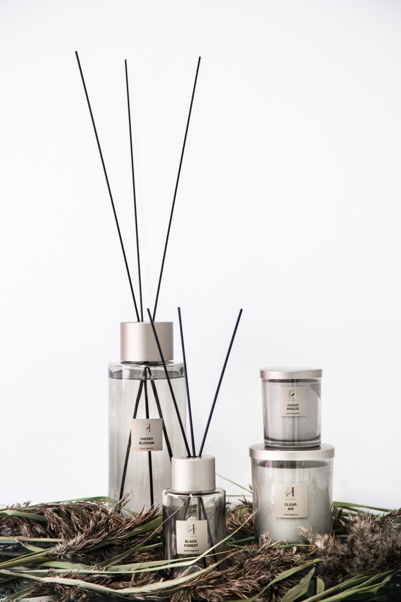 Chantelle serien. Doftpinnar 220 ml motsvarar den minsta på bilden. 